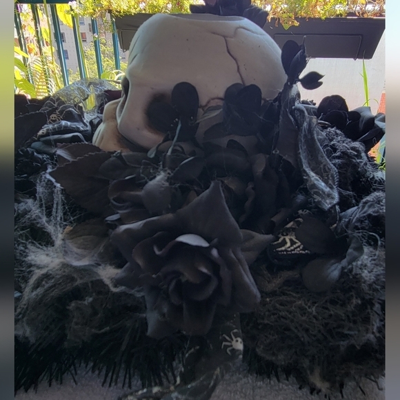 Gothic Halloween Table Candleabra Decorations  Skull Black Roses - Picture 8 of 13